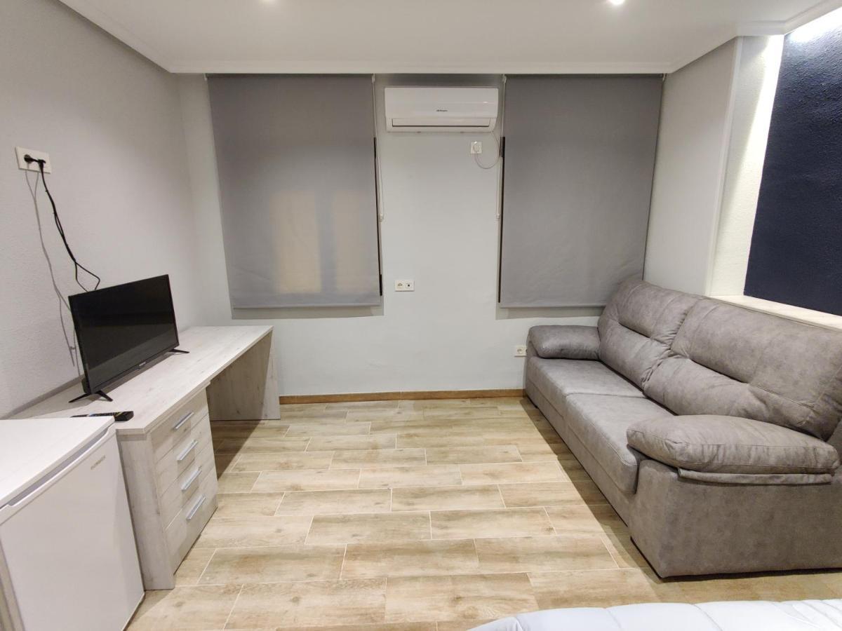 Duerme A Gusto - Tu Habitacion Acogedora En Torredonjimeno Exterior foto