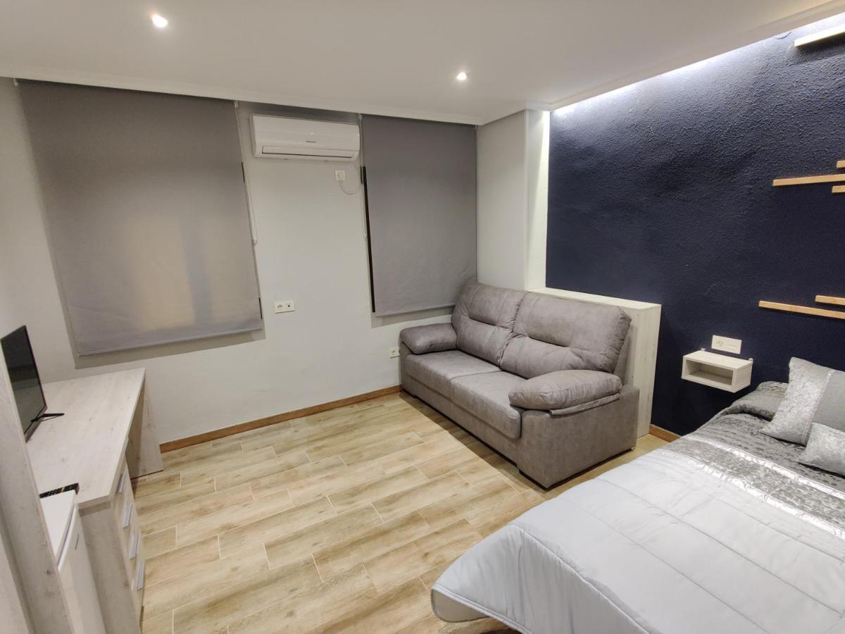 Duerme A Gusto - Tu Habitacion Acogedora En Torredonjimeno Exterior foto