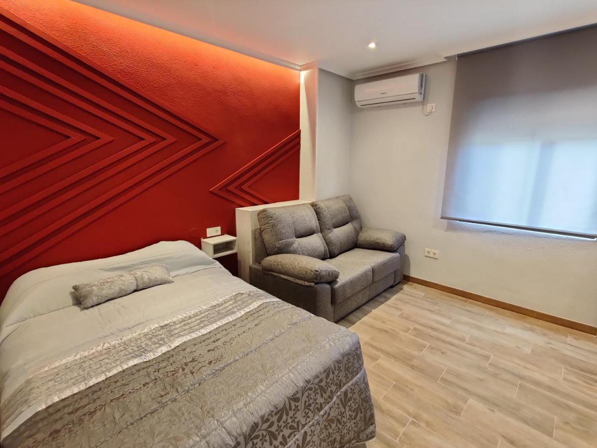 Duerme A Gusto - Tu Habitacion Acogedora En Torredonjimeno Exterior foto